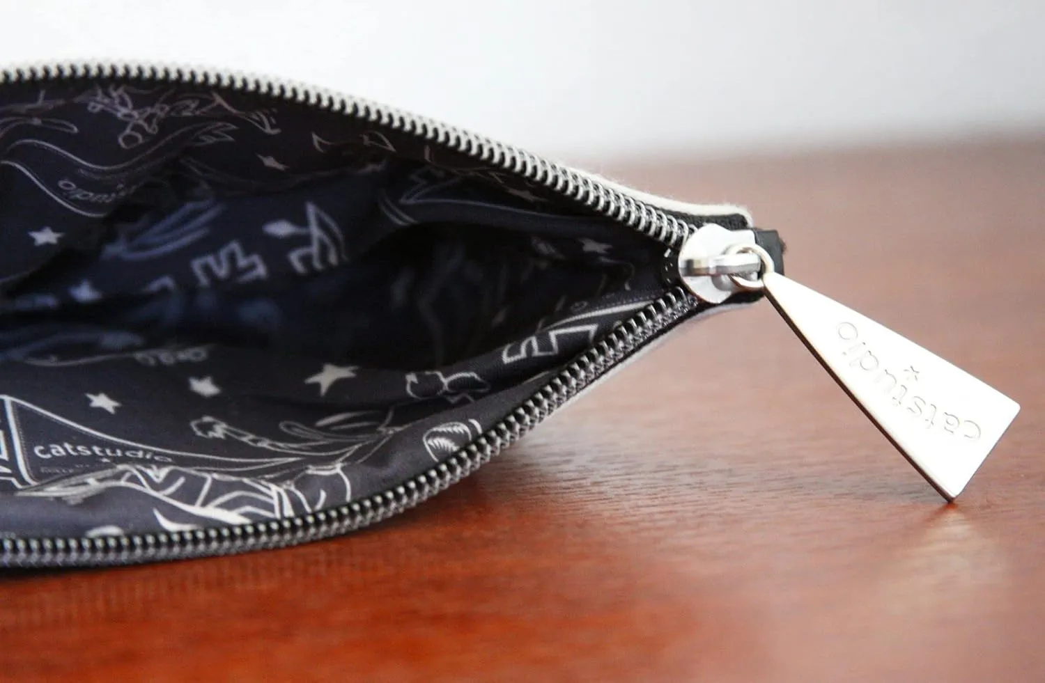 Catstudio Zipper Pouch, University of Tennessee Travel Toiletry Bag, 5 x 7, Ideal Makeup Bag, Dog Treat Pouch, or Purse to Organize Supplies for Grads & Alumni