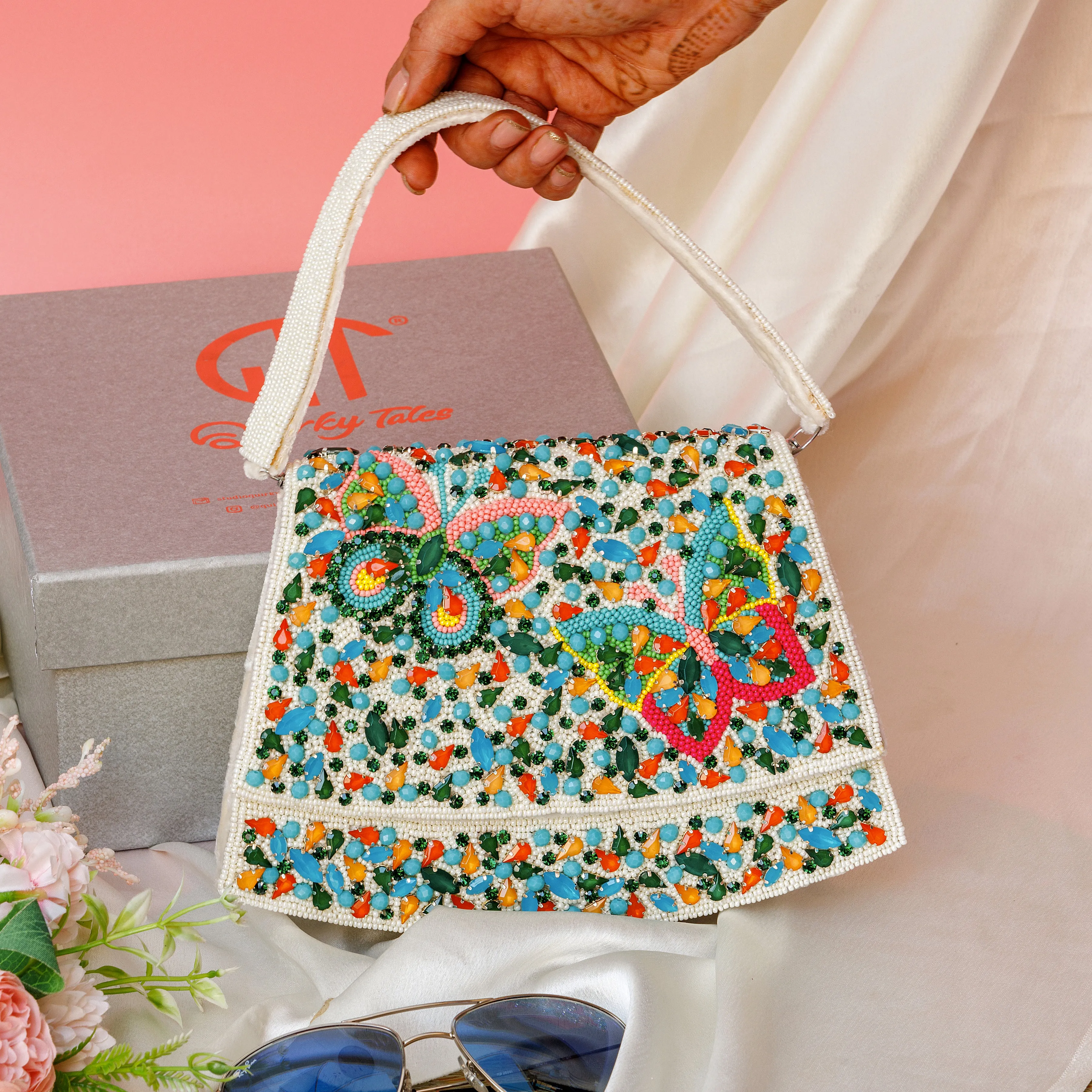 Elara White Handbag