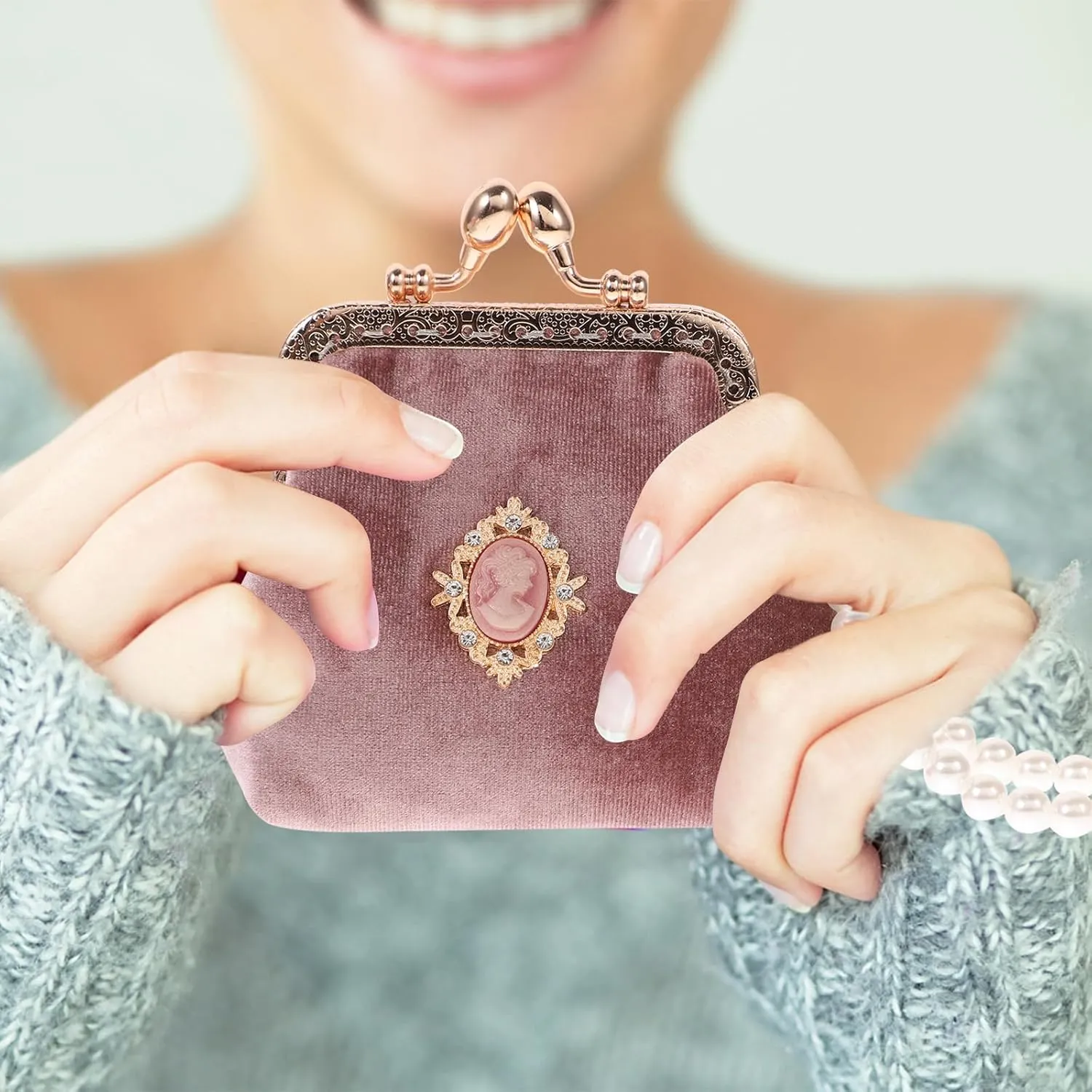 Pearl Purse Vintage Fashion - Lovely for Small Change Lady with Clasp Purse Retro Money Ladies Pouch Pearl Coin Lock Style Kiss Wallet Bag Girls Portable Chian Women Wallet Purse
