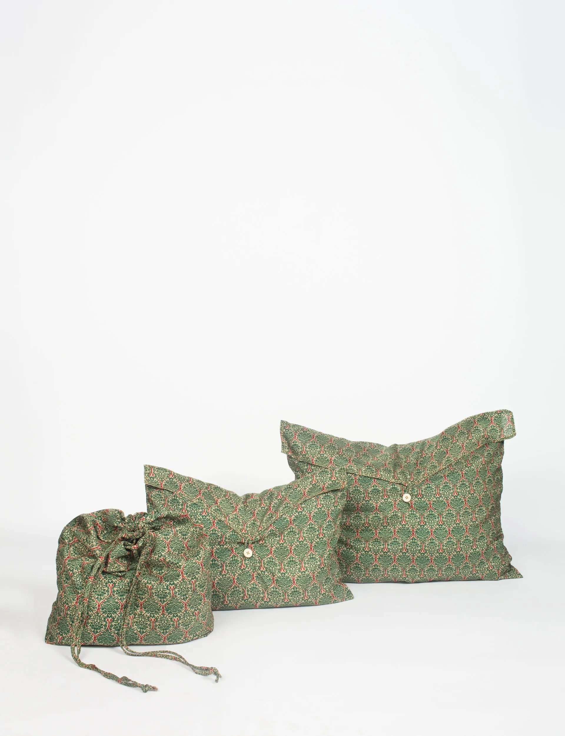 TRAVEL SET