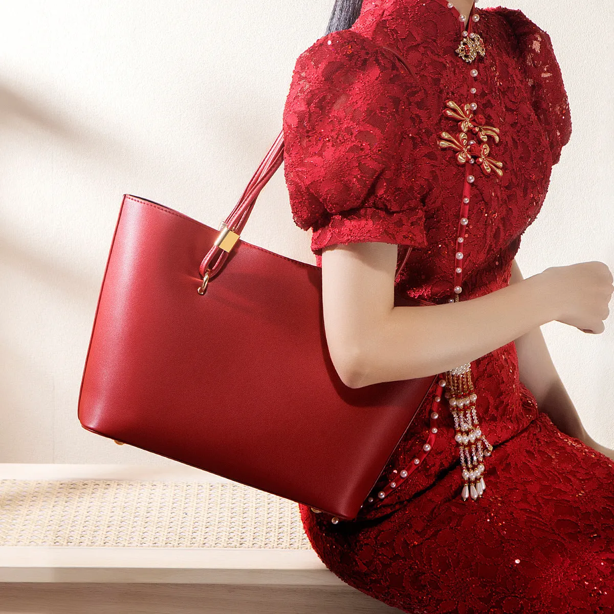 Women's For Elders Mother Winter Niche High-grade Shoulder Bags
