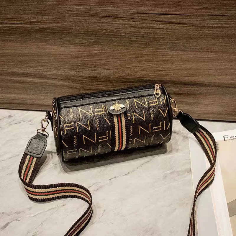 Women's With Bee Pattern Large Capacity Letter Crossbody Bags